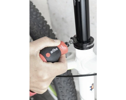 WIHA Schroevendraaier Stubby Met Bitmagazijn - Afbeelding 6